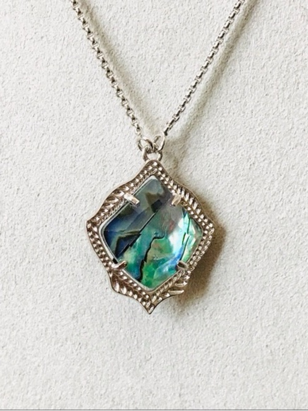 Kendra Scott Casey Silver Abalone Pendant Necklace
